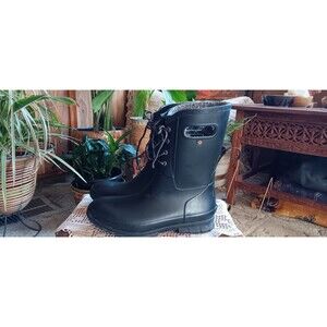 Bogs women's size 9 W Amanda Plush waterproof rubber black boots